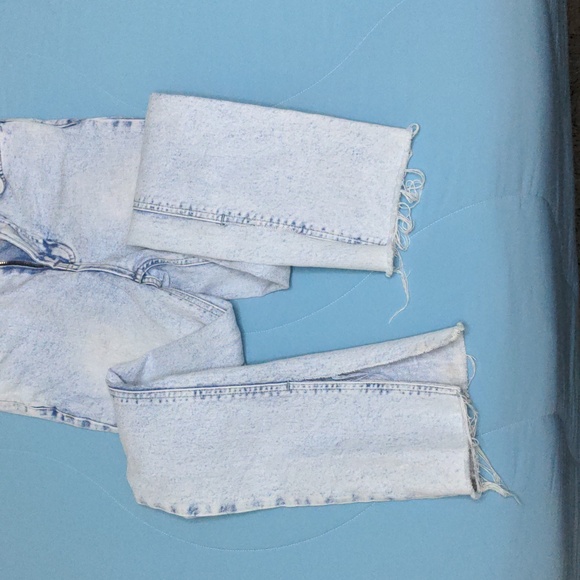 Yoga Jeans size 28 flare - Picture 2 of 3